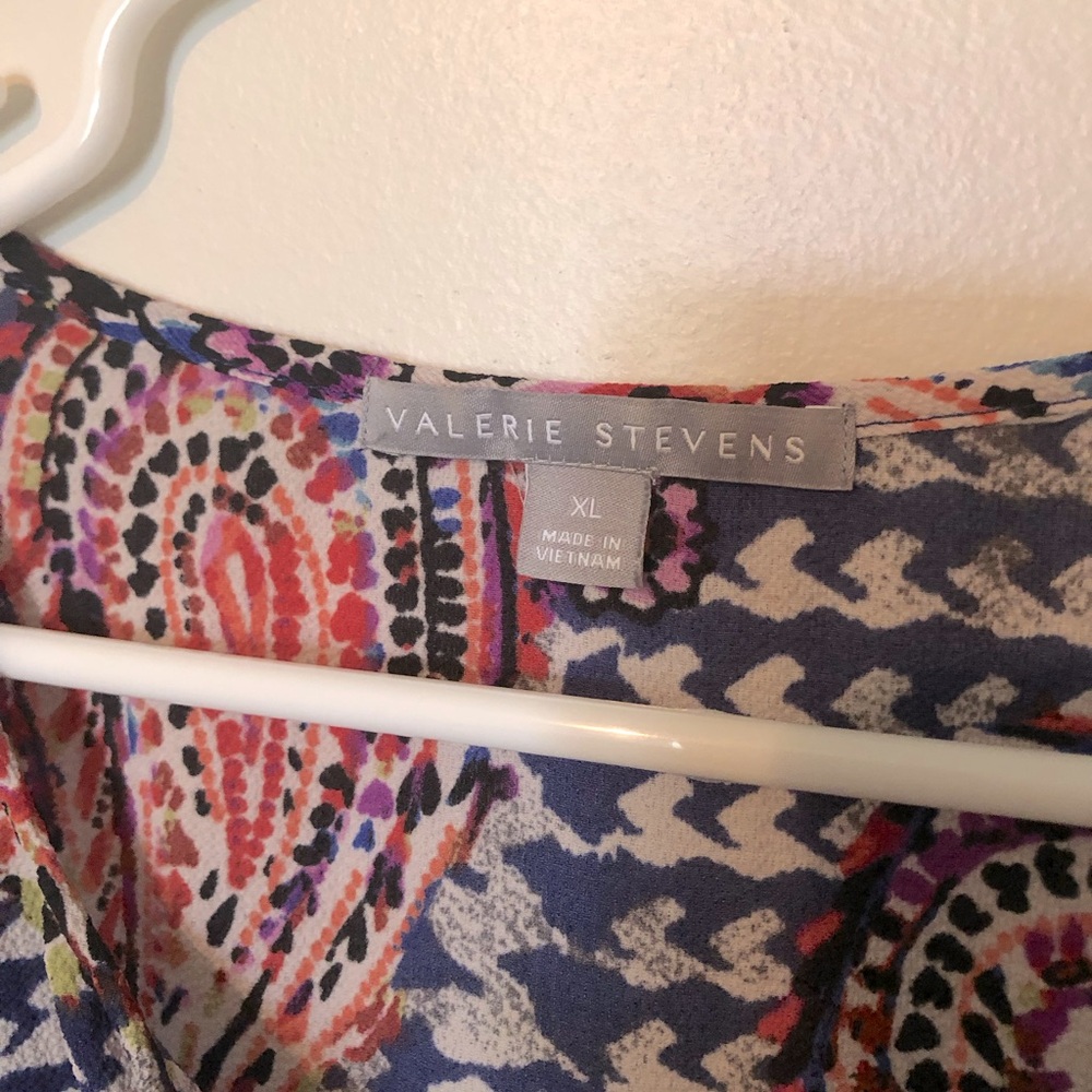 Vibrant Blue and Red Paisley Tunic with 3/4 Sleeves Lightweight & Flowy - Picture 10 of 10